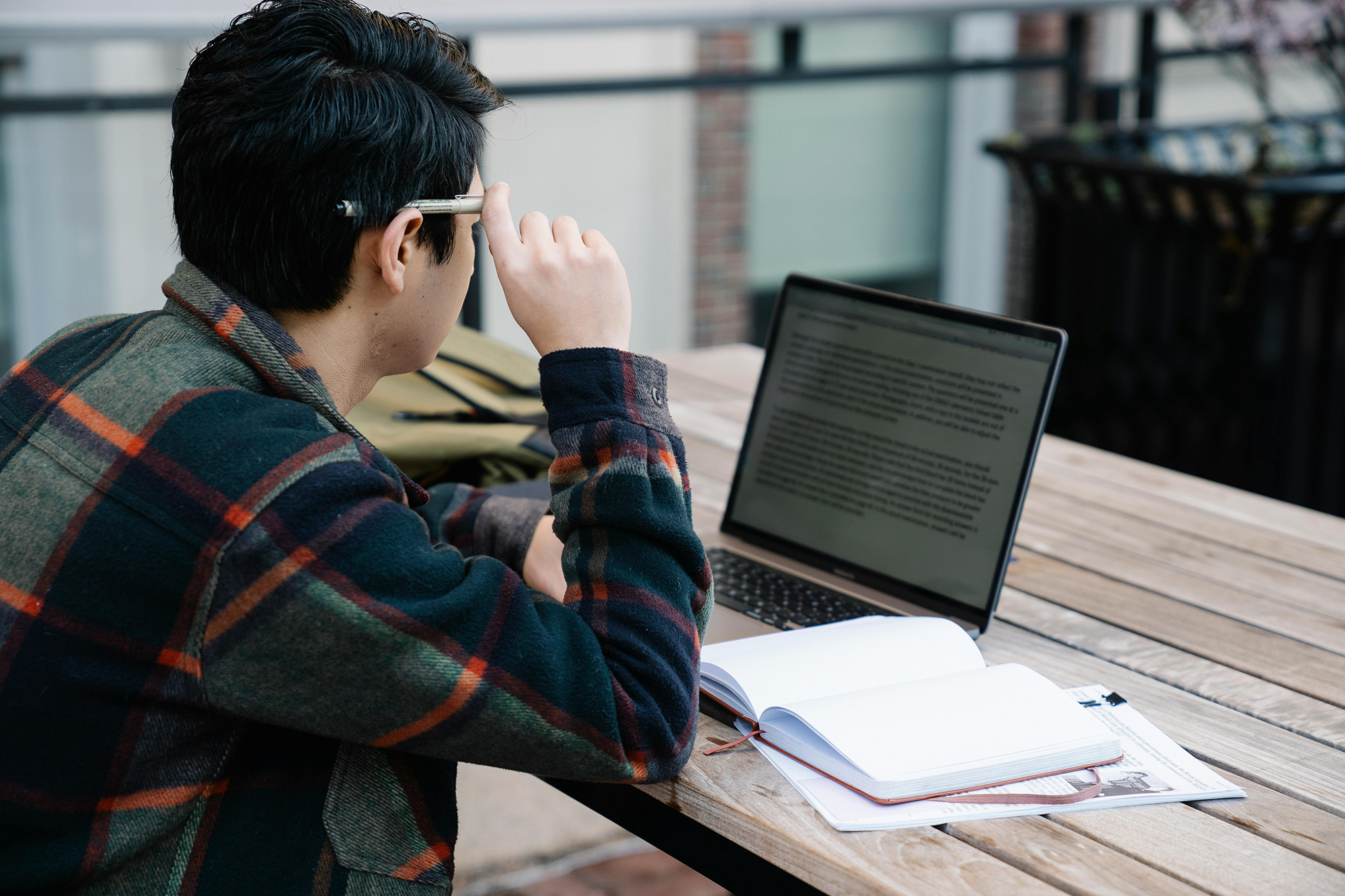 Students on laptop